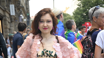 FOTO: Eva Toulová byla celá v růžovém.