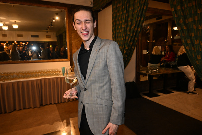 FOTO: Alex Kavalčík a jeho grimasy. – stránka 13