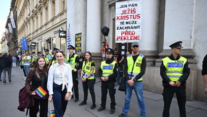 FOTO: Prague Pride 2025 byl plný rozmanitých oblečků.