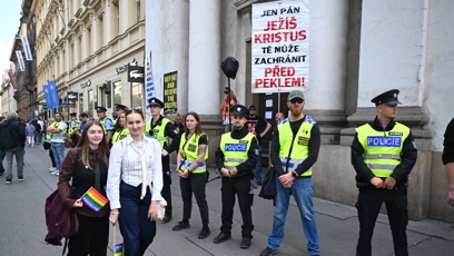 FOTO: Prague Pride 2025 byl plný rozmanitých oblečků.