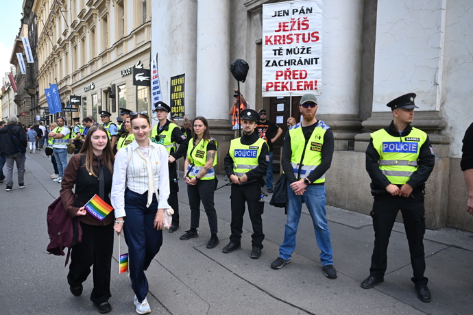 FOTO: Prague Pride 2025 byl plný rozmanitých oblečků. – stránka 75