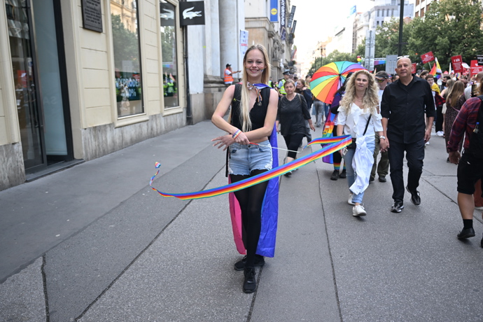 FOTO: Prague Pride 2025 byl plný rozmanitých oblečků. – stránka 74