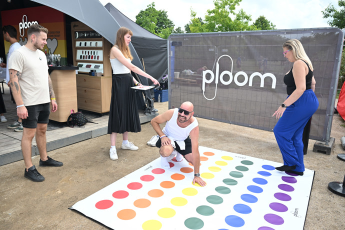 FOTO: Aktivity v Ploom lounge. – stránka 31