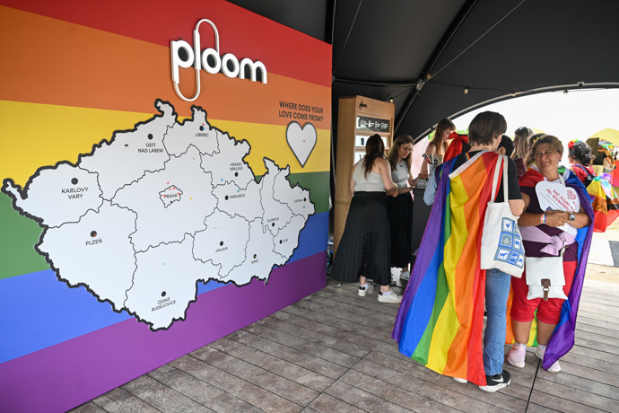 FOTO: Na Prague Pride se sjíždějí lidé z celé republiky. – stránka 10