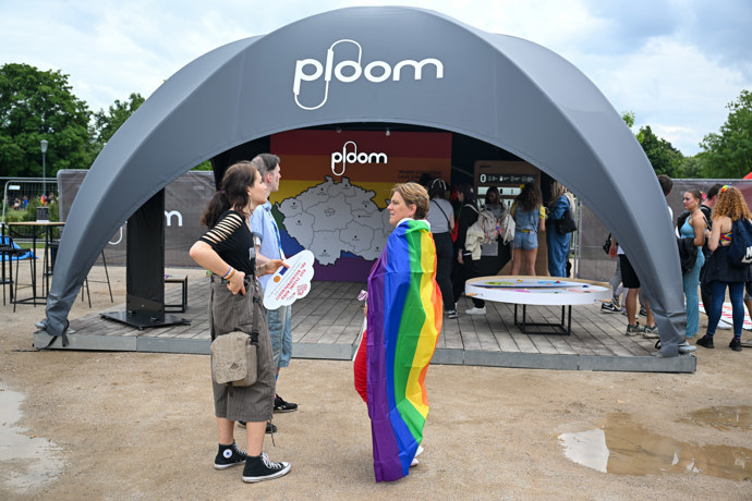 FOTO: Ploom dlouhodobě podporuje Pražský Pride – stránka 9
