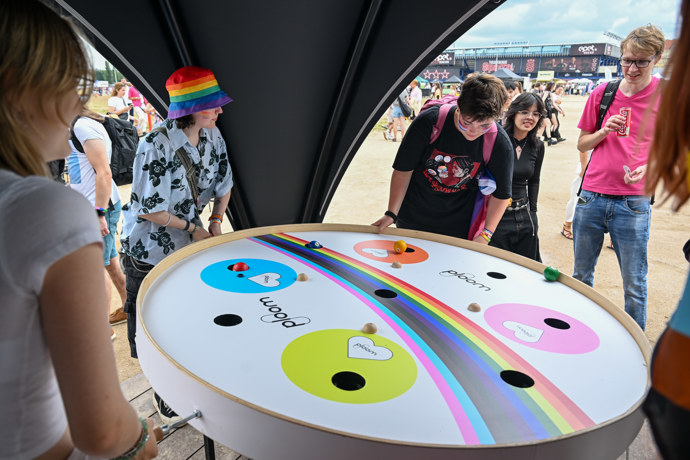 FOTO: Redakce eXtra.cz vyzpovídala návštěvníky Prague Pride. – stránka 5