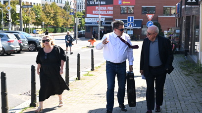 FOTO: Felix Slováček dorazil před dvanáctou hodinou.