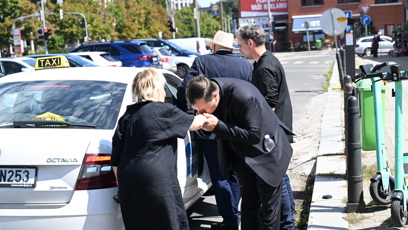 FOTO: Poslední rozloučení s Jiřím Krampolem ve strašnickém krematoriu.