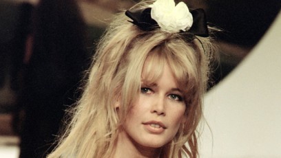 FOTO: Claudia v modelu Karla Lagerfelda v roce 1994