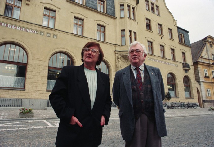 FOTO: Josef Škvorecký se svou manželkou Zdenou Salivarovou. – stránka 3