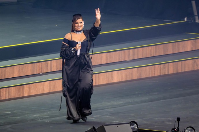 FOTO: Nelly Furtado výrazně přibrala. – stránka 6
