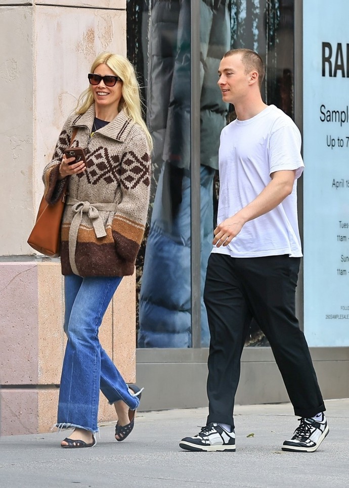 FOTO: Claudia Schiffer vypadá pořád skvěle. – stránka 4