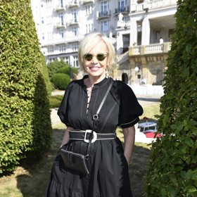 Jana Švandová ukázala, že když černý oufit doladíte těmi správnými doplňky, rozhodně to nemusí být nuda.