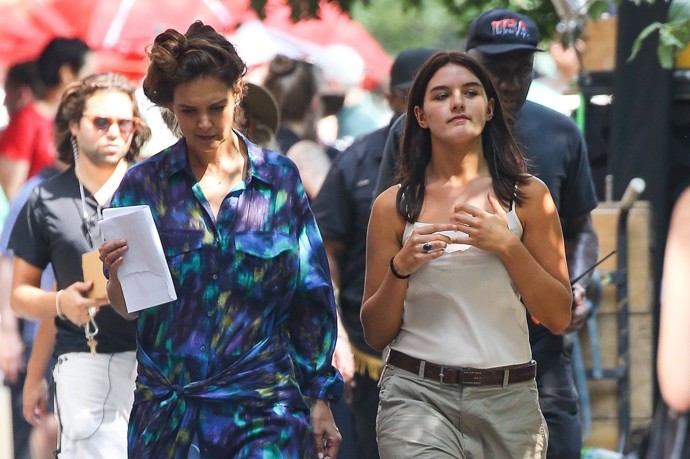 FOTO: Suri Cruise navštívila svou maminku během natáčení filmu. – stránka 1