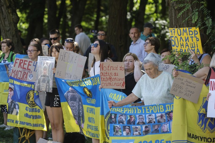 FOTO: Demonstranti na Aljašce s Ukrajinskými vlajky. – stránka 8