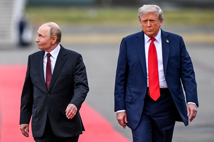 FOTO: Vladimir Putin a Donald Trump dorazili na Aljašku. – stránka 5