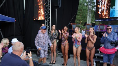 FOTO: Felix Slováček ovládl přehlídkové molo, sekundoval mu Zdeněk Barták, který byl vyzbrojen kruhem