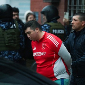 Policie zatýkala fanoušky.