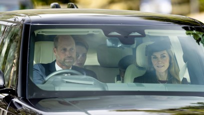 FOTO: Kate Middleton jela v autě s princem Williamem a dětmi.