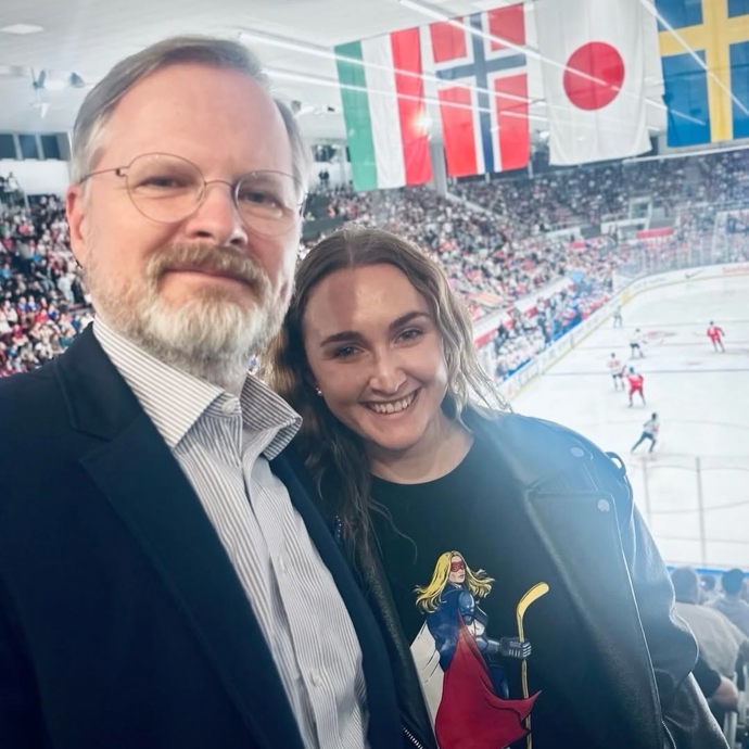 FOTO: Kateřina Pastorková s premiérem Petrem Fialou. – stránka 5