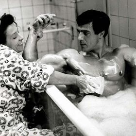 Scénář byl hotov za tři týdny. Jeho autory byli ostřílení bardi Václav Vorlíček a Miloš Macourek.