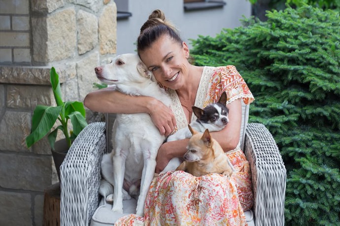 FOTO: Alice Bendová a její psí smečka.