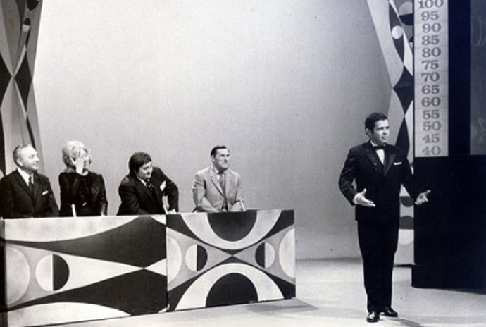 FOTO: Oldo Hlaváček moderoval pořad Vtipnější vyhrává. – stránka 1