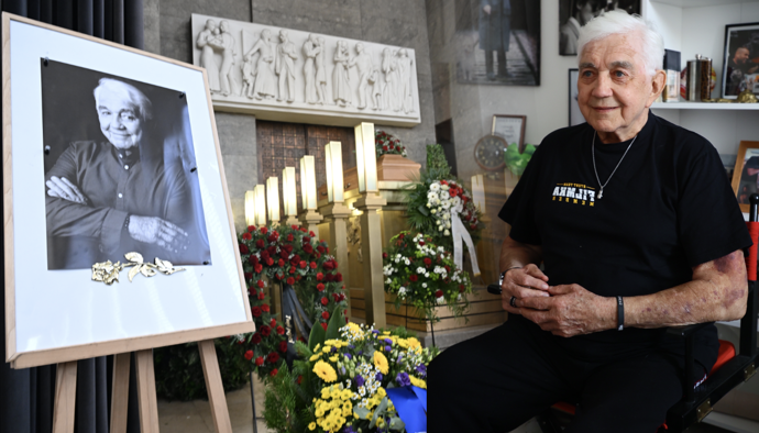 Foto k tématům Jiří Krampol, pohřeb Jiřího Krampola  – stránka 1