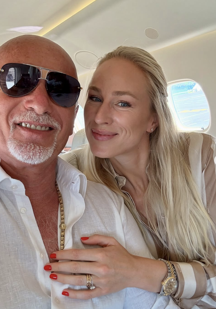 FOTO: Richard Chlad se svou krásnou ženou Annou-Marií. – stránka 4