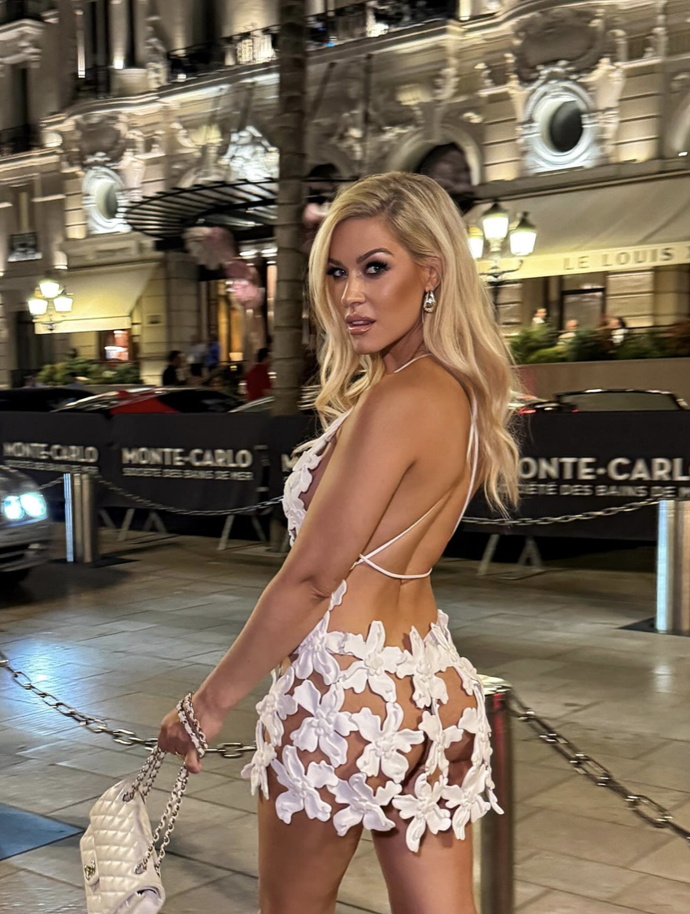 FOTO: Dominika Myslivcová ukázala zadeček v Monaku. – stránka 3