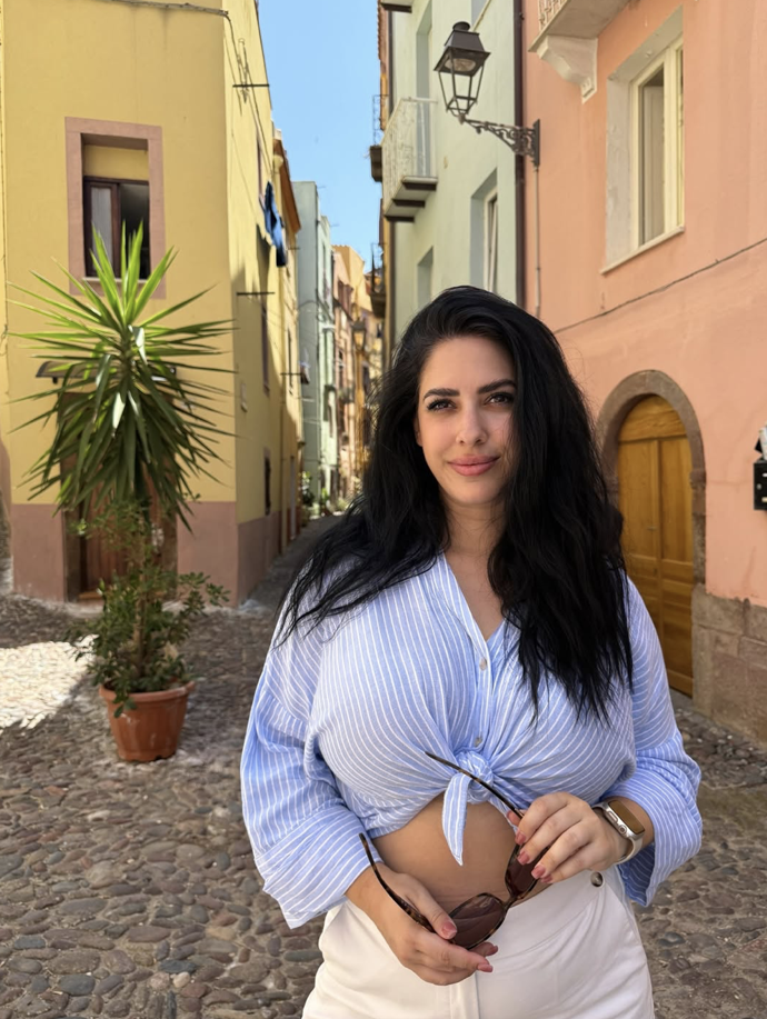 FOTO: Moderátorka Lenka Ježová je krásná žena. – stránka 9