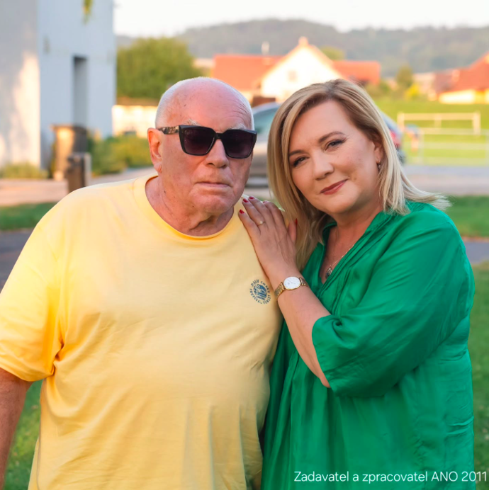 FOTO: Alena Schillerová se svým tatínkem. – stránka 3