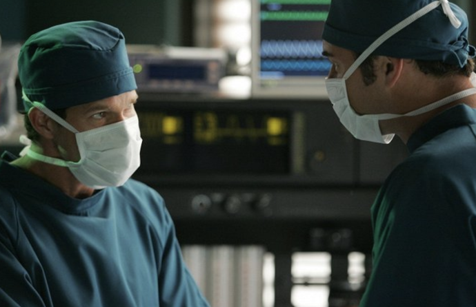 FOTO: Dylan Walsh si v seriálu Plastická chirurgie s. r. o. zahrál po boku Juliana McMahona. – stránka 4