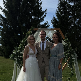 Agáta Hanychová si nenechala ujít svatbu svého bratra Jakuba.