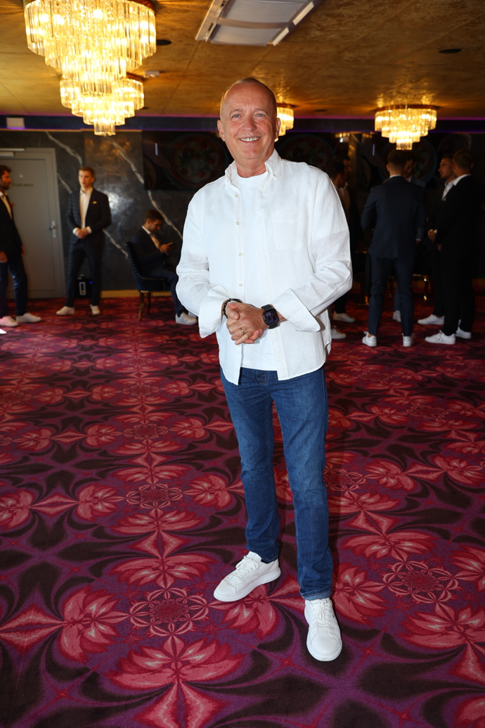 FOTO: Karel Voříšek dorazil na setkání finalistů Muže roku 2025. – stránka 10