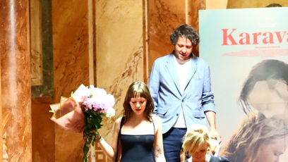 FOTO: Aňa Geislerová odcházela z premiéry po boku svého muže Zdeňka Janáčka a dcery Stelly.