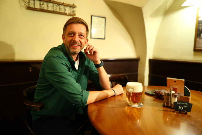 FOTO: Vít Rakušan přišel na schůzku s Petrem Fialou. – stránka 28