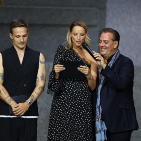 Saša Jány spolu s ambasadory Michaelou Kociánovou a Martinem Carevem.