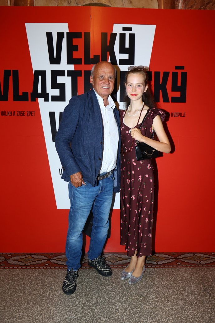 FOTO: Michal Horáček dorazil s dcerou. – stránka 36
