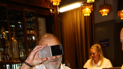 FOTO: Ivan Langer si fotil návštěvníky.