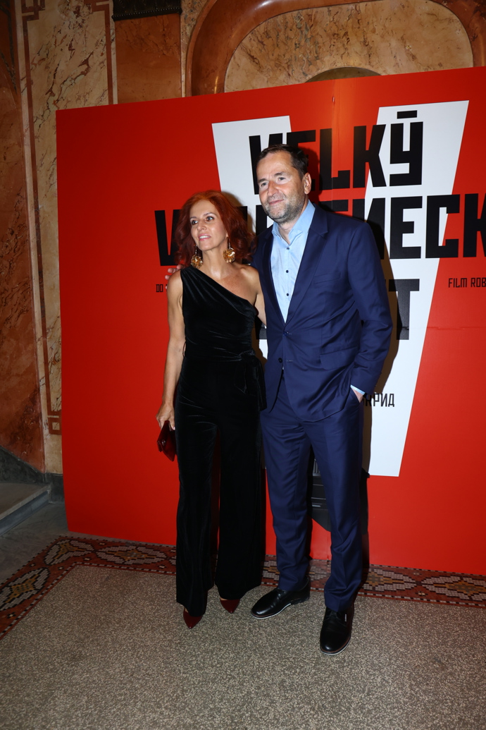 FOTO: Novinářský pár nemohl chybět. – stránka 2