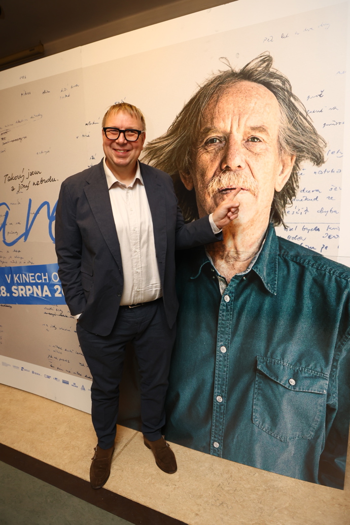 FOTO: Aleš Juchelka na premiéře celovečerního dokumentu Jarek. – stránka 21