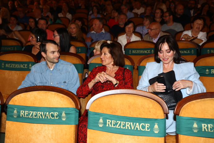 FOTO: Marie Rottrová na premiéře celovečerního dokumentu Jarek. – stránka 13
