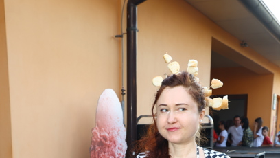 FOTO: Eva Toulová měla jídlo ve vlasech.