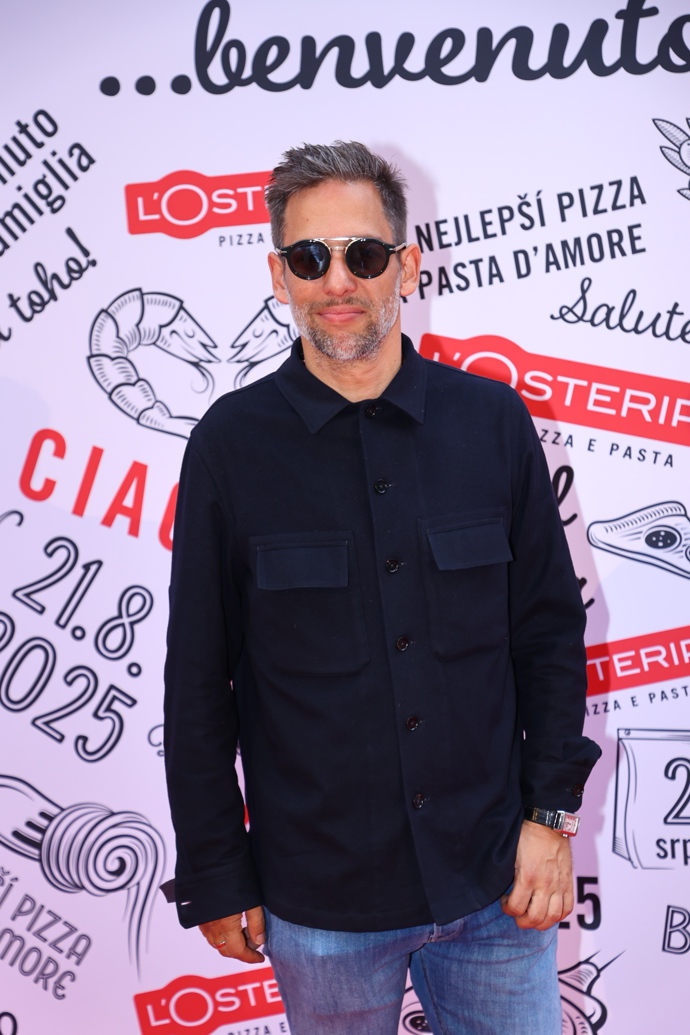 FOTO: Janek Bartoška na velkolepém openingu restaurace L'Osteria v Brně. – stránka 39