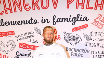 FOTO: Zápasník Radek Roušal na velkolepém openingu restaurace L'Osteria v Brně.