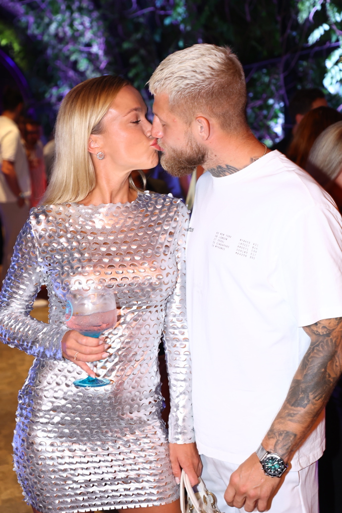 FOTO: Nela Slováková a Radek Roušal jsou zamilovaní až po uši. – stránka 13