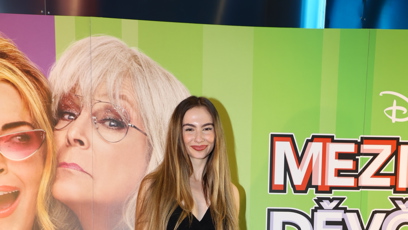 FOTO: Premiéra filmu Mezi námi děvčaty plná pozvaných hostů.