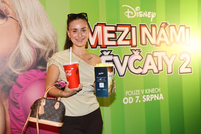 FOTO: Influencerka Anna Šulc na premiéře. – stránka 14