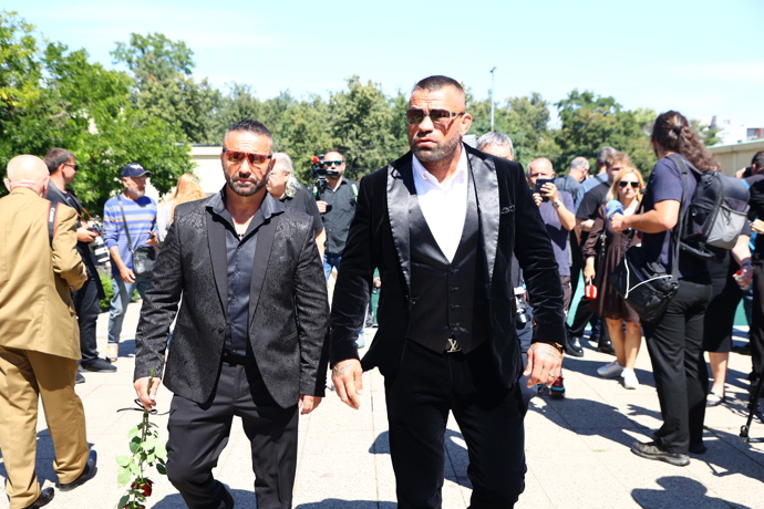 FOTO: Karlos Vémola a Jiří Krampol byli dobří přátelé. – stránka 115